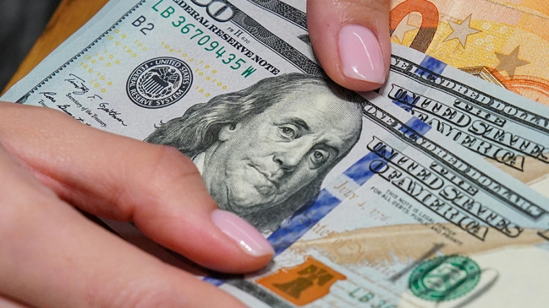 ЦБ РФ определил порядок установления официальных курсов доллара и евро с 13 июня