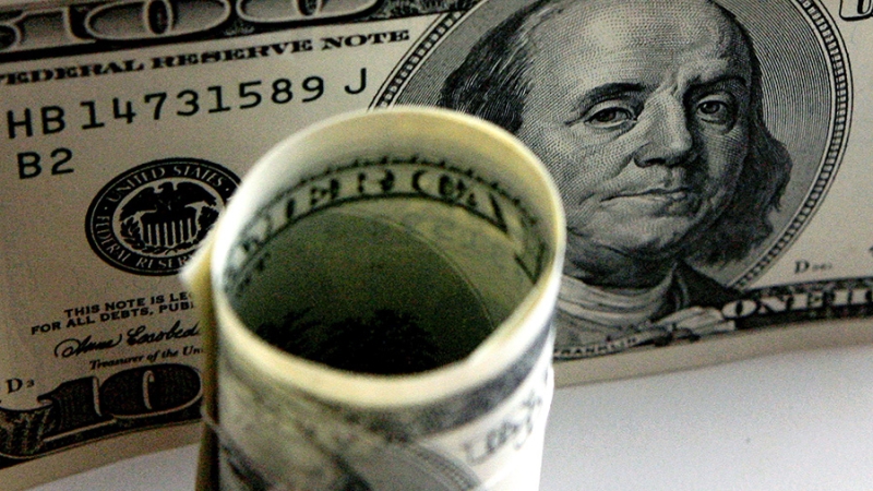 Экономист назвал доллар невыгодной для инвестиций валютой