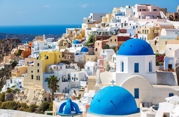 Круизным судам могут запретить причаливать к Санторини 