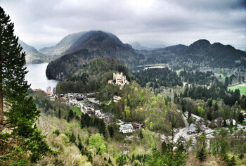 В Баварии из-за наводнения обрушился средневековый замок  