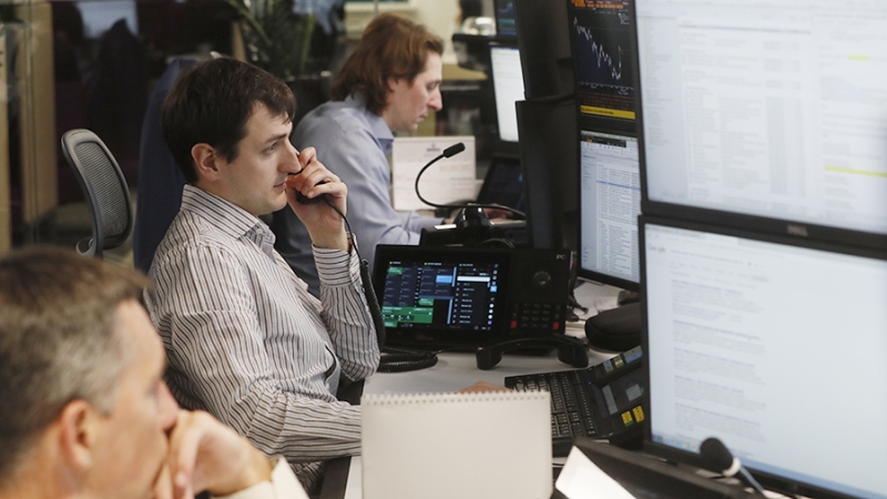 Аналитики назвали самыми востребованными работниками в РФ специалистов по продажам