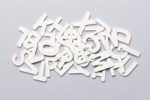 Шрифты: история, классификация и правила выбора для дизайна и типографики