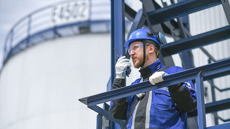 Дюков доложил Путину об увеличении объема производства «Газпром нефти»