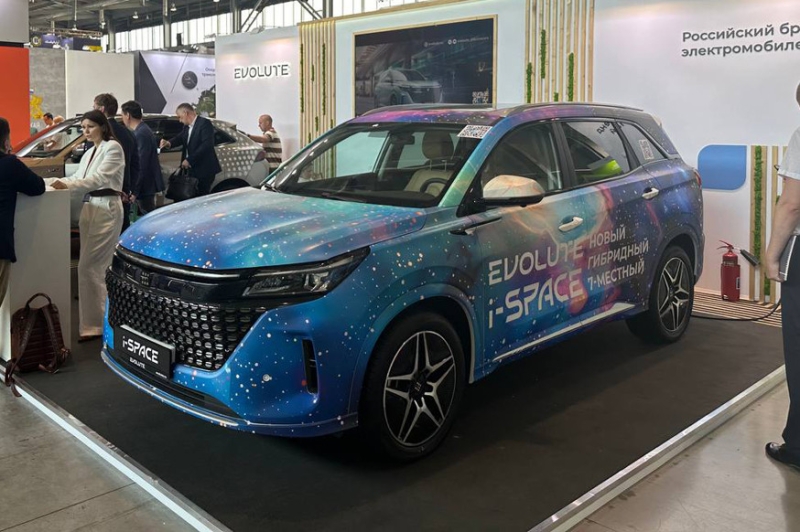 На российском заводе стартовало производство гибридного кроссовера Evolute i-Space