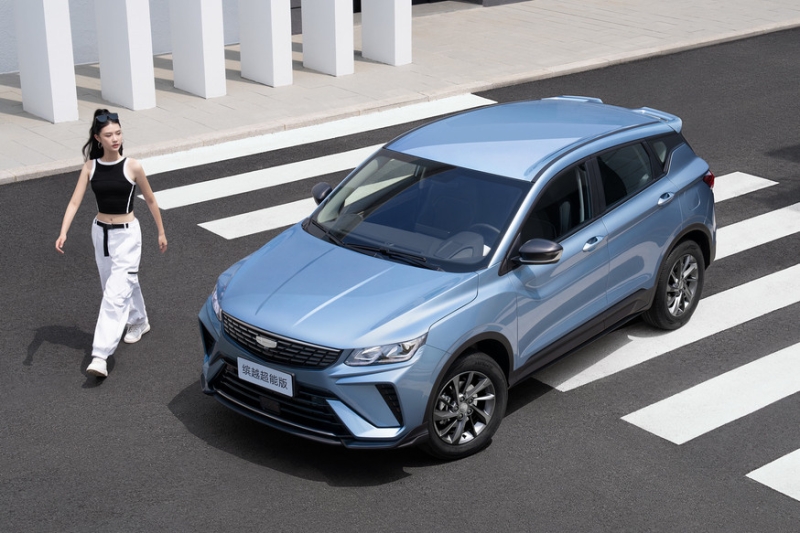 Упрощённый Geely Coolray с атмосферником поступил в продажу