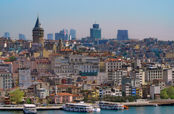 Стамбул в первом полугодии принял почти 1 млн российских туристов 