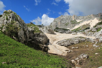 В горах Сочи турист упал в Фиштинский ледник