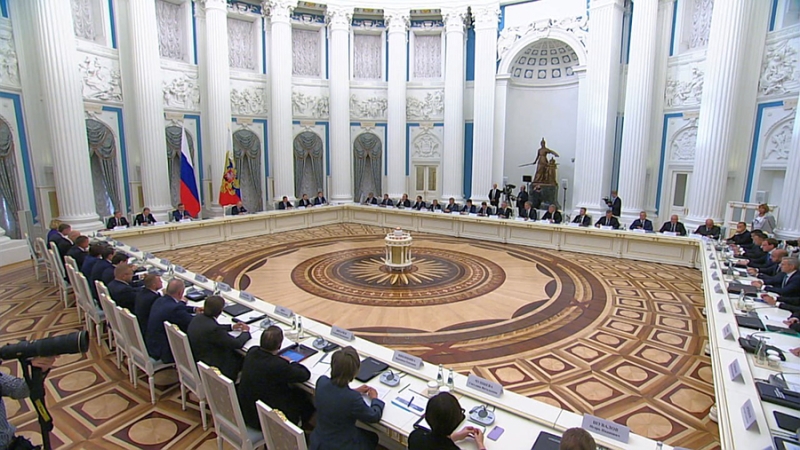 Путин призвал наращивать несырьевой неэнергетический экспорт в России