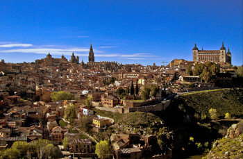 В испанском Толедо ввели сбор для турфирм за однодневных туристов 