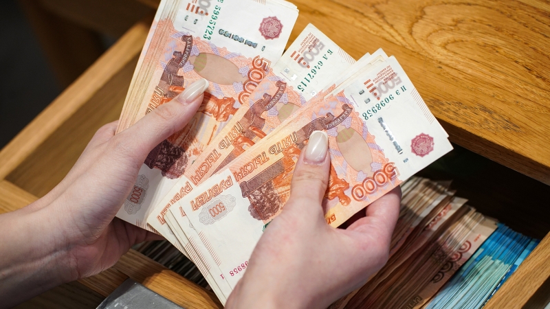 Вложение и вычитание: россияне разместили на депозитах порядка 80% сбережений