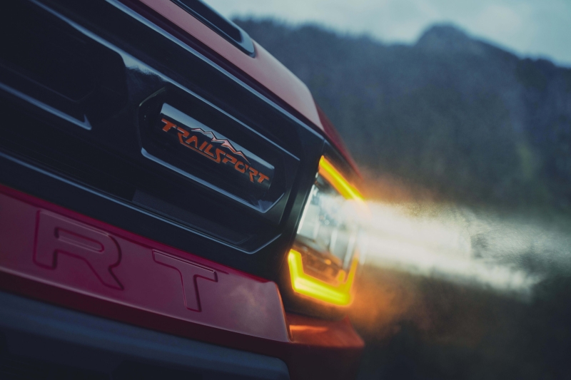 Новый кроссовер Honda Passport начал избавляться от камуфляжа