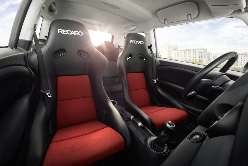 Производитель автомобильных кресел Recaro будет ликвидирован в результате банкротства