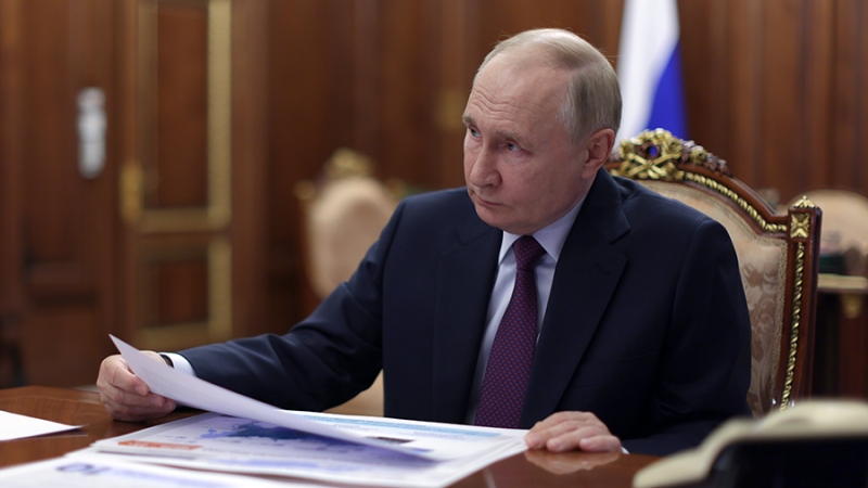 Путин передал во временное госуправление компании холдинга «Главпродукт»