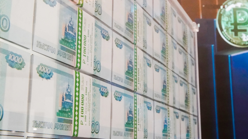 Россия обогнала США по валютным резервам