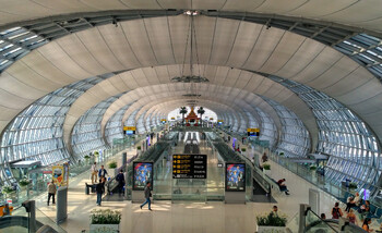 В аэропортах Таиланда туристы смогут быстрее проходить паспортный контроль 