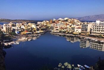 В отеле Греции туристы отравились чистящим средством в коктейле 