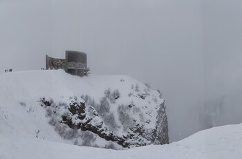 КПП Верхний Ларс на границе РФ и Грузии закрыт из-за снегопада