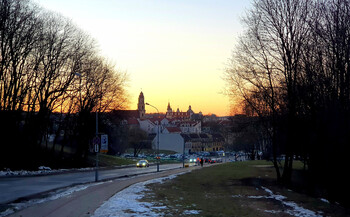 Самолёт Boeing 737-476 рухнул рядом с жилым домом в Вильнюсе