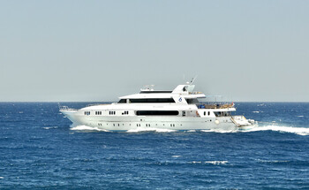 В Египте в Красном море затонула яхта с туристами 