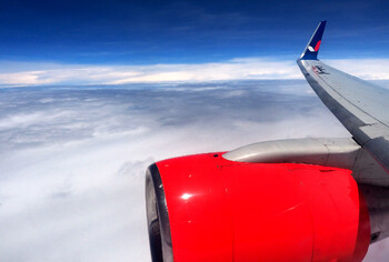 Cамолёт Azur Air, летевший в Таиланд, экстренно сел в Новосибирске 