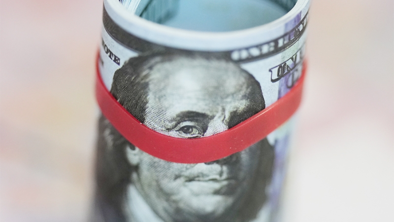 Курс доллара на рынке Forex вырос почти до 112 рублей