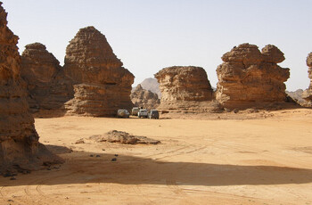 МИД РФ предостерегает туристов от поездок в Ливию