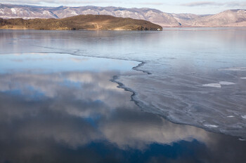 На Байкале закрывается паромная переправа на Ольхон 
