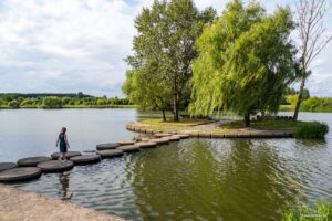 Парки отдыха в Минске: маршруты для прогулок и активности для всей семьи