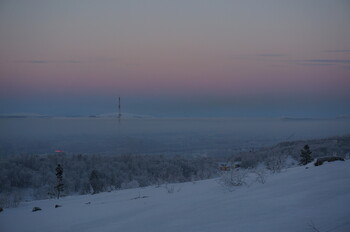 В Мурманской области двухэтажный пассажирский поезд столкнулся с грузовым составом