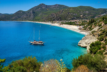 В посольстве Турции опровергли приостановку бронирования отелей россиянами