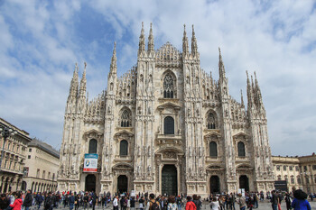 В Милане полностью запретили курить на улицах 