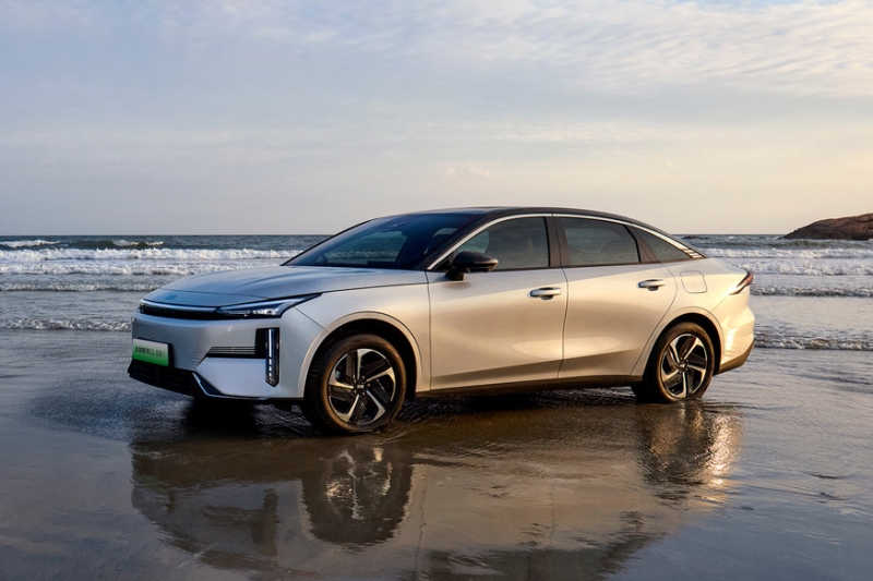 Geely запустила в продажу обновлённый седан Galaxy L6 – сразу со скидками