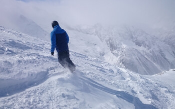Курорт «Домбай» частично закрыли из-за непогоды