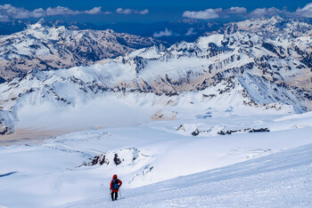 Курорт «Эльбрус» частично закрылся из-за сильного ветра