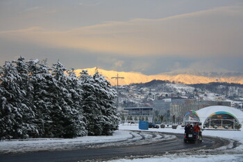 Побережье Сочи засыпало снегом