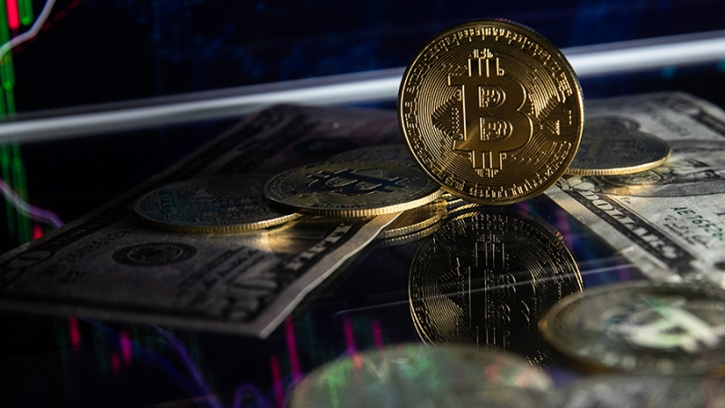 Стоимость биткоина упала ниже $80 тыс. впервые с 10 ноября 2024 года