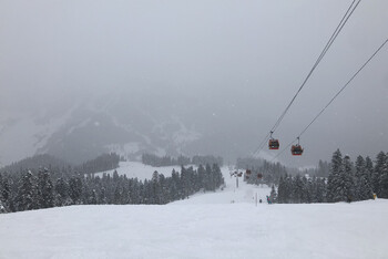 В Архызе троих туристов накрыло лавиной 