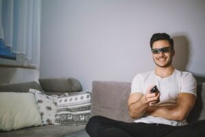 Выбор IPTV-провайдера: анализ цен, доступных каналов, качества трансляции и функционала управления.