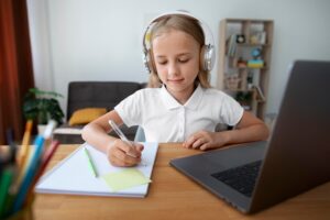 Почему онлайн-курсы — это не только для отличников: как двоечники находят мотивацию в цифровом формате