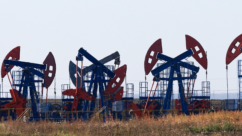 Эксперт не исключил снижения цен на нефть