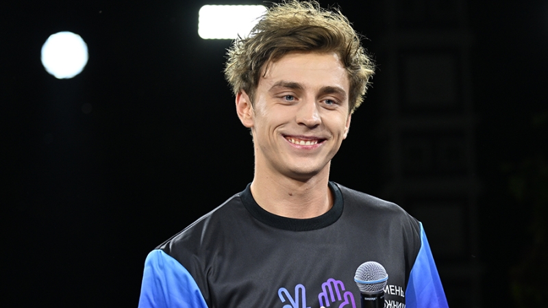 Представитель Влада Бумаги сообщил о реструктуризации компании блогера