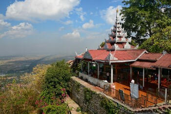 В Мандалае в Мьянме землетрясение повредило исторические памятники