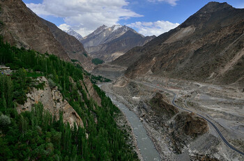 В Пакистане боевики захватили поезд с 450 пассажирами