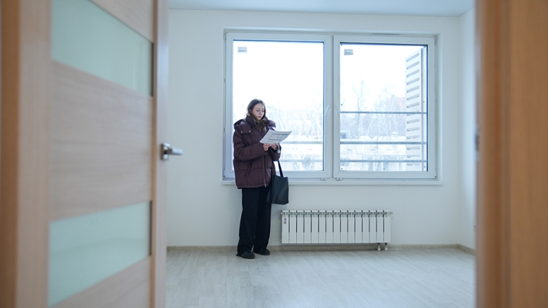 Женщины приобретают собственное жилье значительно раньше мужчин