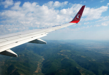 Авиакомпании Turkish Airlines и AJet разрешили возвращать билеты без штрафов