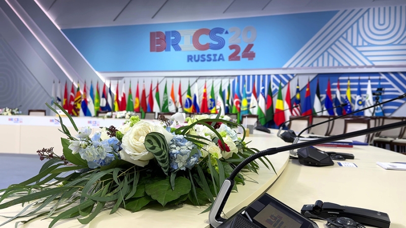 Экономист рассказал о разрыве между вкладом БРИКС и G7 в мировую экономику