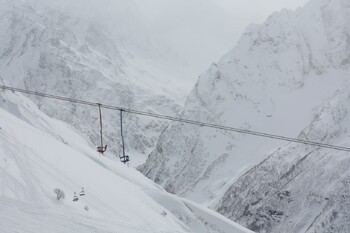 Курорты Эльбрус и Домбай закрыли для туристов из-за непогоды