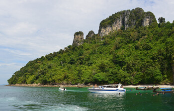 На Пхукете взорвался прогулочный туристический катер