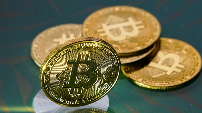 Стоимость биткоина превысила $90 тыс. впервые с 7 марта
