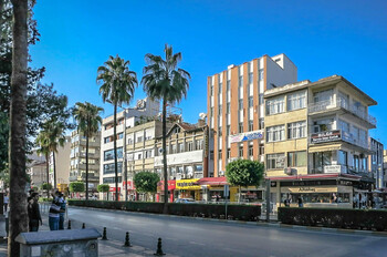 В Анталии перевернулся автобус с российскими туристами